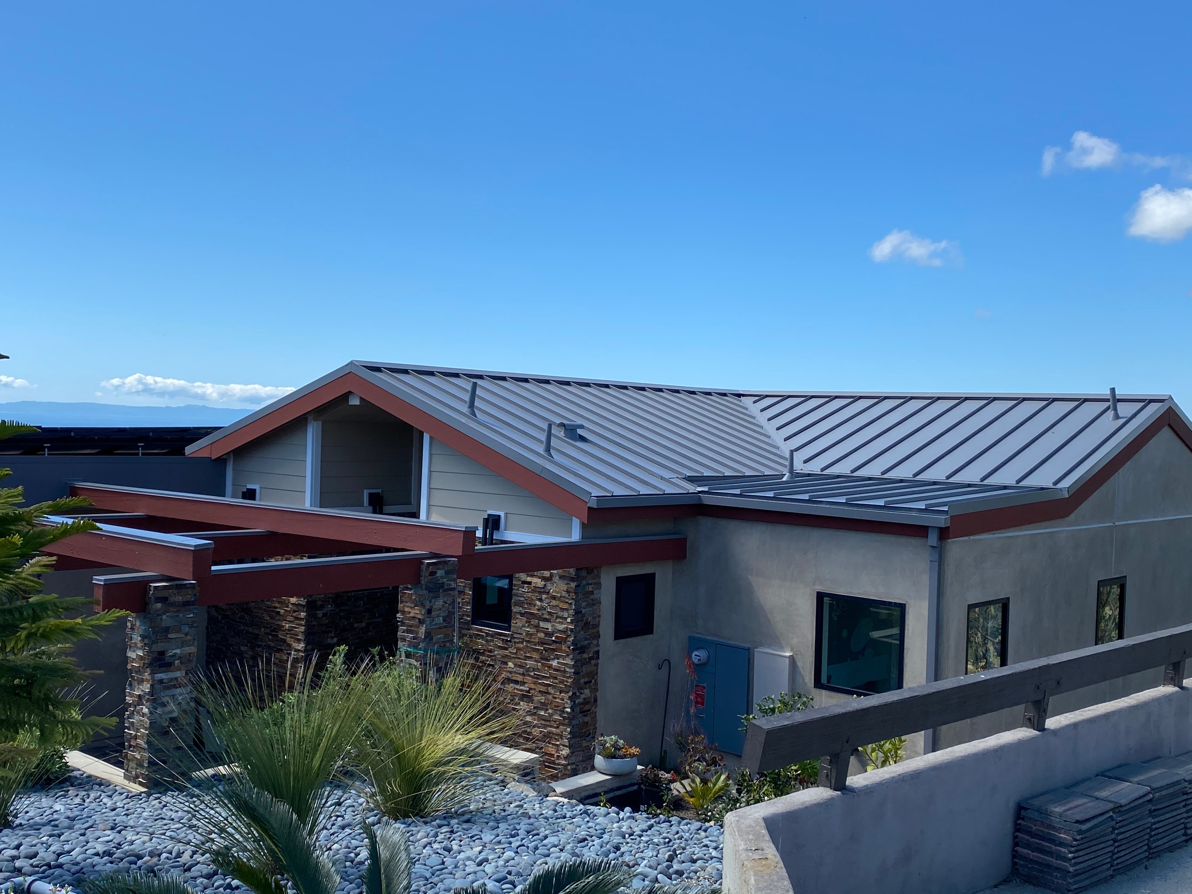 Gray metal roofing pic