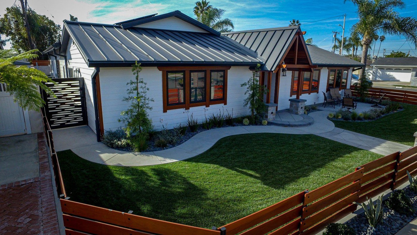 Standing Seam metal roof in Black Ore Matte®