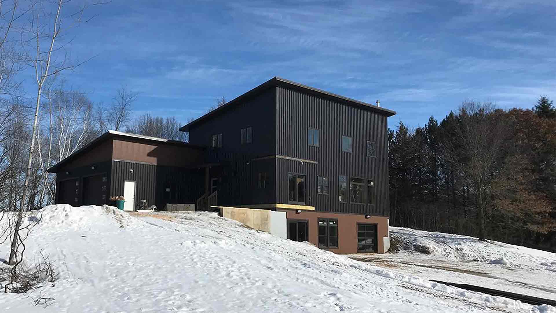 Corrugated Dark Bronze Metal Roofing Siding Panels Fencing